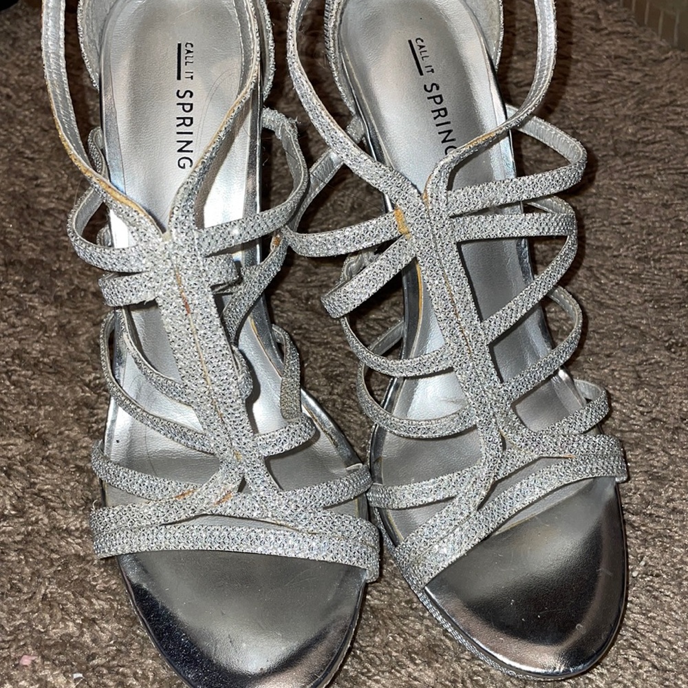 Women’s silver sparkle heel